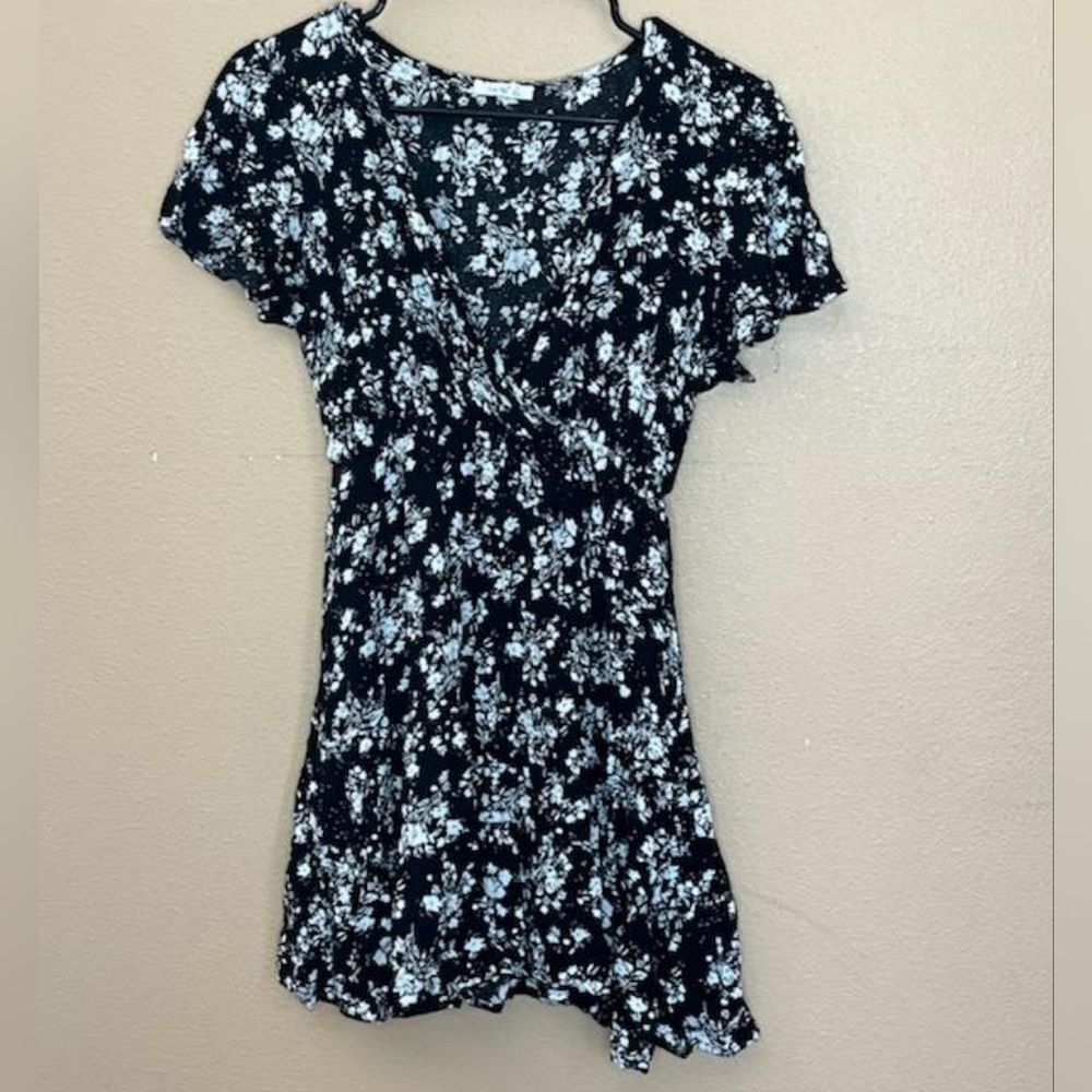 Soft Vintage Timing Black Floral Cinch Retro Short Sleeve Summer Dress Medium